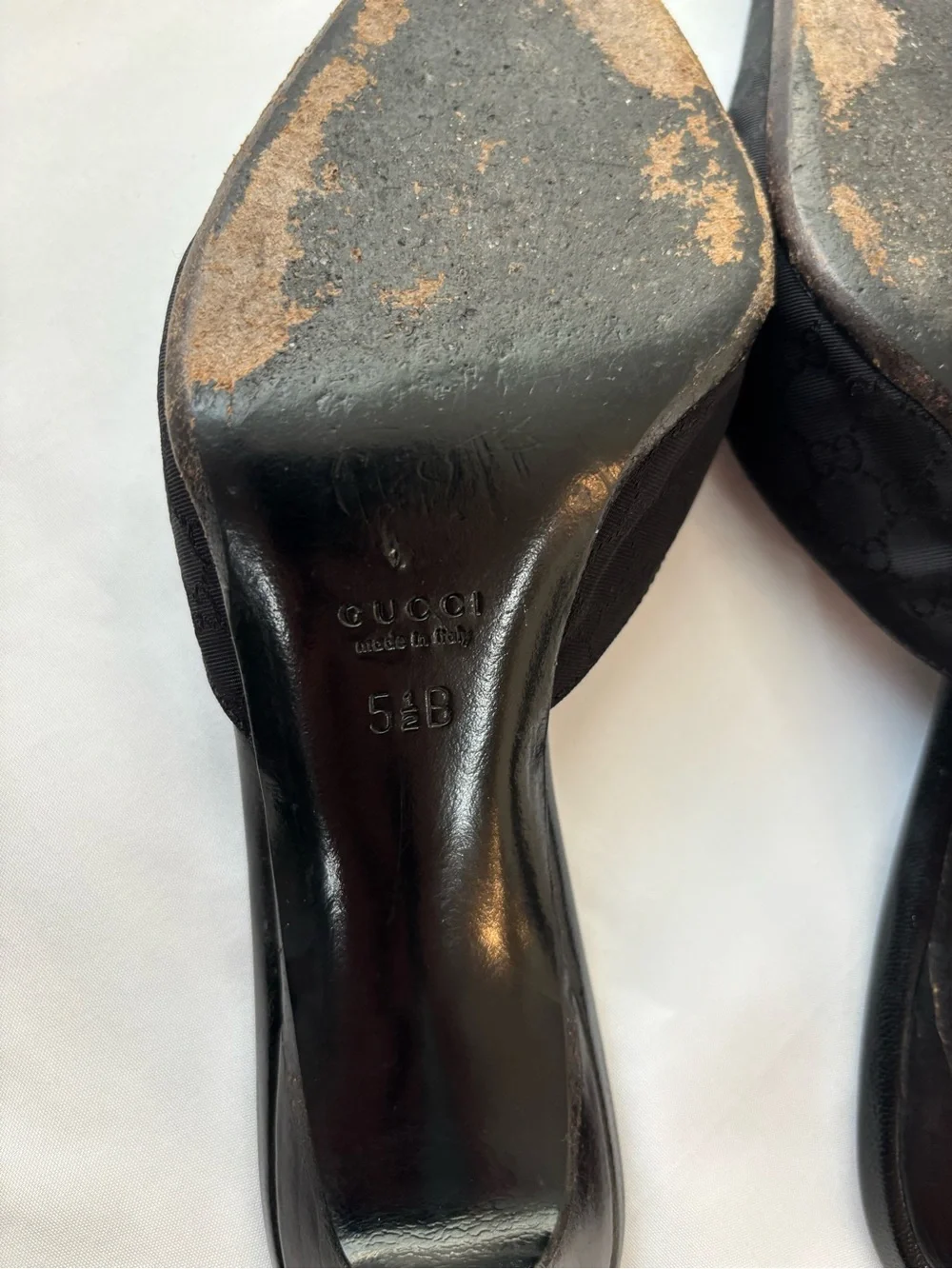 Gucci Black Pointed Toe Slip-On Mules - Picture 3 of 4